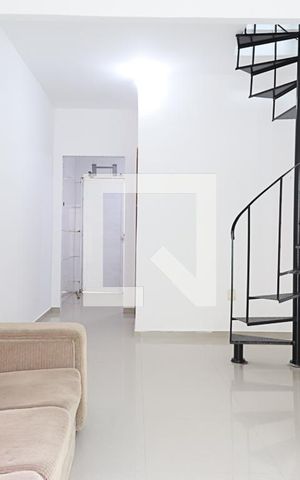 Casa para alugar com 107m², 2 quartos e 1 vaga Casa para alugar com 107m², 2 quartos e 1 vagaSala