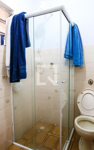 Casa à venda com 355m², 5 quartos e 3 vagas Casa à venda com 355m², 5 quartos e 3 vagasCasa 2 Banheiro
