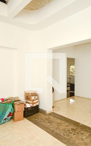 Casa à venda com 750m², 5 quartos e 8 vagas Casa à venda com 750m², 5 quartos e 8 vagasSala 4