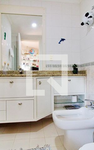 Apartamento à venda com 600m², 4 quartos e 5 vagasBanheiro da Suíte 3