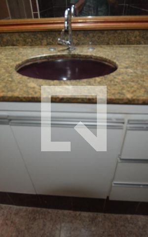 Apartamento para alugar com 85m², 2 quartos e sem vagaBanheiro