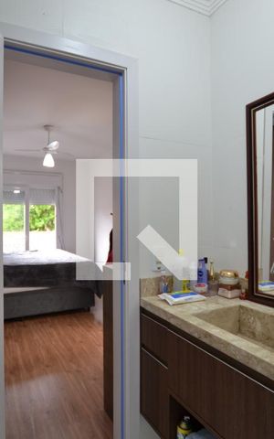 Casa de condomínio para alugar com 84m², 2 quartos e 1 vagaBanheiro da Suíte