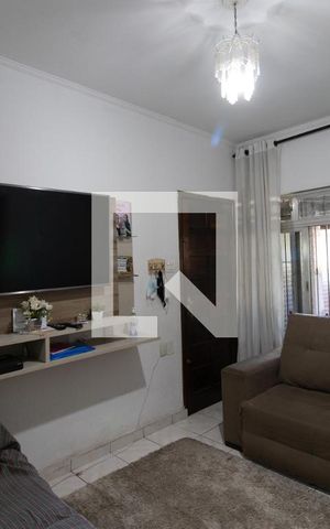 Casa à venda com 130m², 3 quartos e 2 vagas Casa à venda com 130m², 3 quartos e 2 vagasSala
