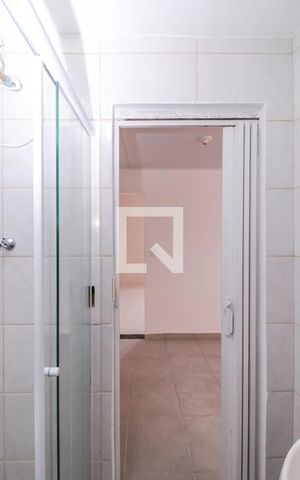 Casa para alugar com 60m², 2 quartos e sem vagaBanheiro