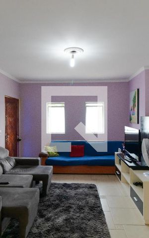 Casa à venda com 320m², 6 quartos e 2 vagas Casa à venda com 320m², 6 quartos e 2 vagasSalas