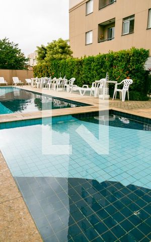 Apartamento à venda com 54m², 2 quartos e 1 vaga Apartamento à venda com 54m², 2 quartos e 1 vagaÁrea comum - Piscina