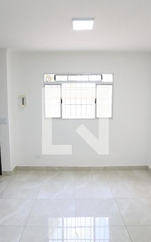 Casa de condomínio para alugar com 48m², 2 quartos e 1 vagaSala