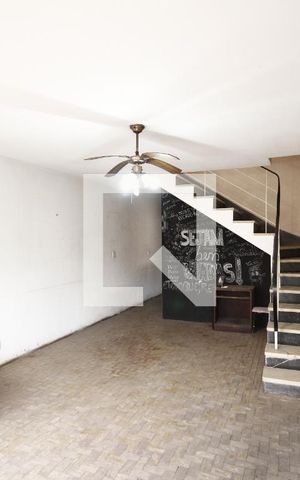 Casa à venda com 200m², 3 quartos e 3 vagasSala