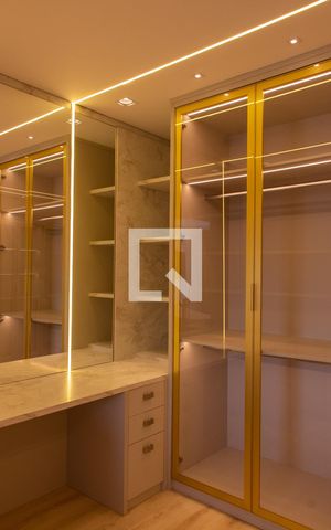 Apartamento à venda com 136m², 2 quartos e 2 vagasCLOSET DA SUITE MASTER
