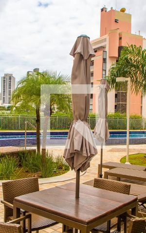 Apartamento à venda com 136m², 2 quartos e 2 vagasÁREA COMUM - PISCINA