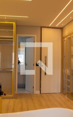 Apartamento à venda com 136m², 2 quartos e 2 vagasCLOSET DA SUITE MASTER