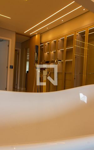 Apartamento à venda com 136m², 2 quartos e 2 vagasCLOSET DA SUITE MASTER
