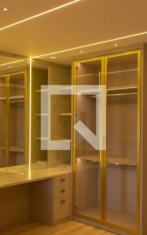 Apartamento à venda com 136m², 2 quartos e 2 vagasCLOSET DA SUITE MASTER
