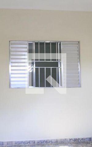 Casa para alugar com 100m², 2 quartos e 1 vagaEntrada