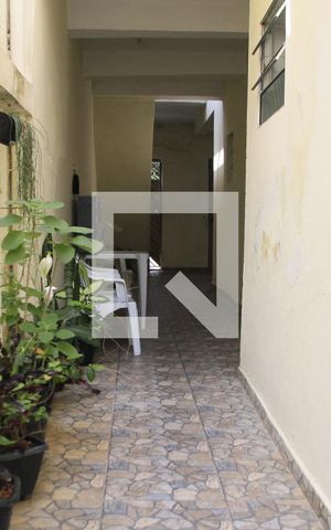 Casa para alugar com 100m², 2 quartos e 1 vagaCorredor