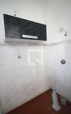 Apartamento para alugar com 70m², 2 quartos e sem vagabanheiro de serviço