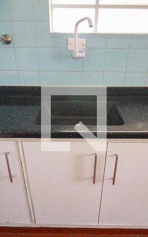Apartamento para alugar com 70m², 2 quartos e sem vagacozinha