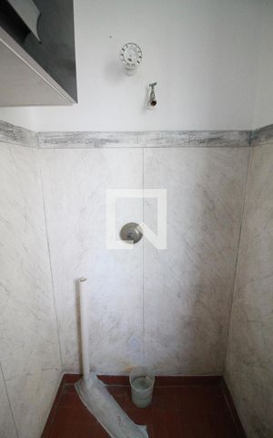 Apartamento para alugar com 70m², 2 quartos e sem vagabanheiro de serviço