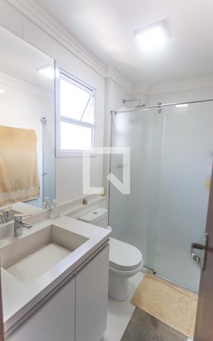 Apartamento à venda com 199m², 3 quartos e 2 vagas Apartamento à venda com 199m², 3 quartos e 2 vagasBanheiro suíte