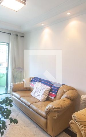 Apartamento à venda com 199m², 3 quartos e 2 vagas Apartamento à venda com 199m², 3 quartos e 2 vagasSala de estar