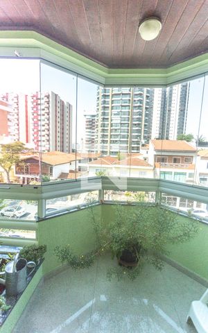 Apartamento à venda com 199m², 3 quartos e 2 vagas Apartamento à venda com 199m², 3 quartos e 2 vagasVaranda