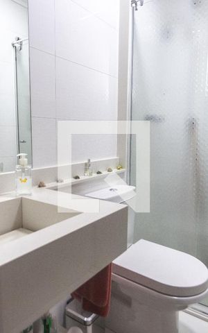 Apartamento à venda com 199m², 3 quartos e 2 vagas Apartamento à venda com 199m², 3 quartos e 2 vagasBanheiro social