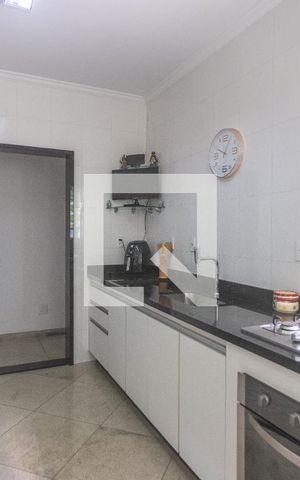 Apartamento à venda com 199m², 3 quartos e 2 vagas Apartamento à venda com 199m², 3 quartos e 2 vagasCozinha