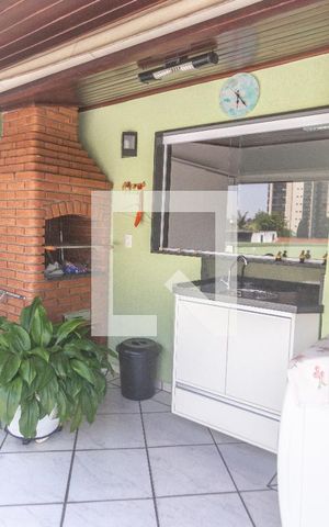 Apartamento à venda com 199m², 3 quartos e 2 vagas Apartamento à venda com 199m², 3 quartos e 2 vagasÁrea de serviço