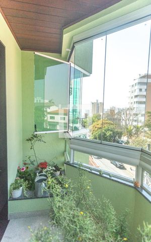 Apartamento à venda com 199m², 3 quartos e 2 vagas Apartamento à venda com 199m², 3 quartos e 2 vagasVaranda