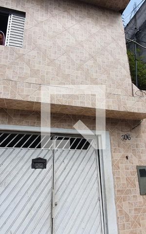 Casa para alugar com 30m², 1 quarto e sem vaga Casa para alugar com 30m², 1 quarto e sem vagaFachada