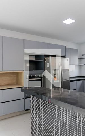 Casa à venda com 650m², 4 quartos e 4 vagas Casa à venda com 650m², 4 quartos e 4 vagasCozinha