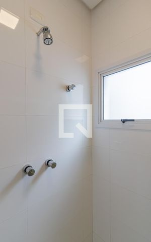 Casa à venda com 650m², 4 quartos e 4 vagas Casa à venda com 650m², 4 quartos e 4 vagasBanheiro da Suíte 2