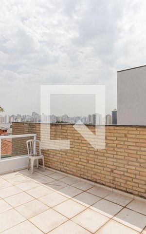 Casa à venda com 650m², 4 quartos e 4 vagas Casa à venda com 650m², 4 quartos e 4 vagasTerraço