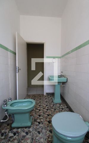 Casa à venda com 170m², 3 quartos e 4 vagasBanheiro Social