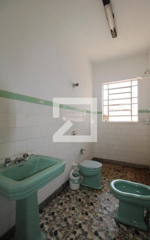 Casa à venda com 170m², 3 quartos e 4 vagasBanheiro Social