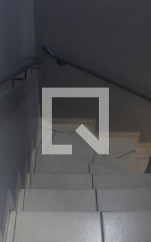 Casa para alugar com 120m², 2 quartos e 1 vagaEscada