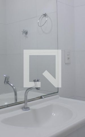 Casa para alugar com 120m², 2 quartos e 1 vagaBanheiro do corredor