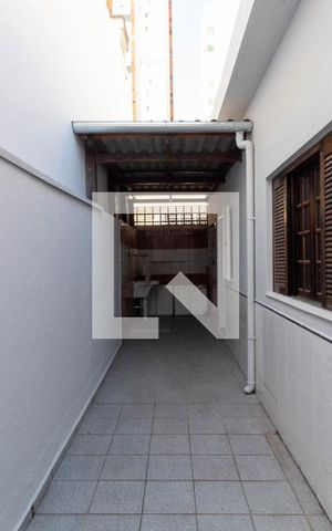 Casa para alugar com 1000m², 10 quartos e 4 vagas Casa para alugar com 1000m², 10 quartos e 4 vagasLavanderia