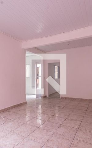 Casa de condomínio para alugar com 70m², 2 quartos e sem vaga Casa de condomínio para alugar com 70m², 2 quartos e sem vagaSala