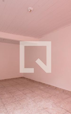 Casa de condomínio para alugar com 70m², 2 quartos e sem vaga Casa de condomínio para alugar com 70m², 2 quartos e sem vagaSala