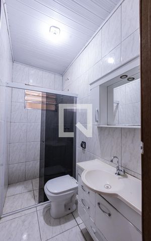 Casa de condomínio para alugar com 70m², 2 quartos e sem vaga Casa de condomínio para alugar com 70m², 2 quartos e sem vagaBanheiro Quarto 1