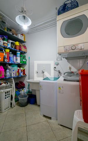 Casa de condomínio à venda com 122m², 3 quartos e 3 vagas Casa de condomínio à venda com 122m², 3 quartos e 3 vagasÁrea de serviço