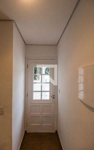 Casa de condomínio à venda com 420m², 7 quartos e 4 vagasCorredor