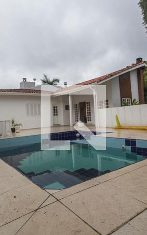 Casa de condomínio à venda com 420m², 7 quartos e 4 vagasPiscina