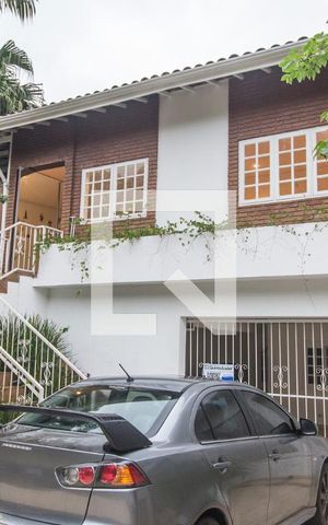 Casa de condomínio à venda com 420m², 7 quartos e 4 vagasVista da Rua