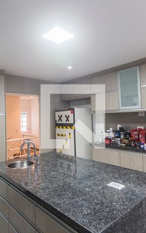 Casa de condomínio à venda com 420m², 7 quartos e 4 vagasCozinha