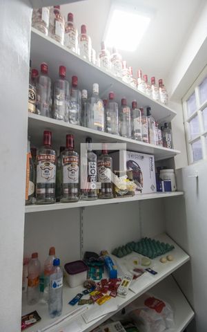 Casa de condomínio à venda com 420m², 7 quartos e 4 vagasDespensa