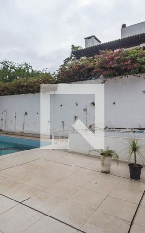 Casa de condomínio à venda com 420m², 7 quartos e 4 vagasPiscina