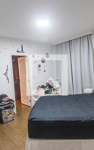 Casa de condomínio à venda com 420m², 7 quartos e 4 vagasSuíte master