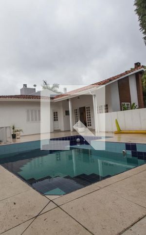 Casa de condomínio à venda com 420m², 7 quartos e 4 vagasPiscina